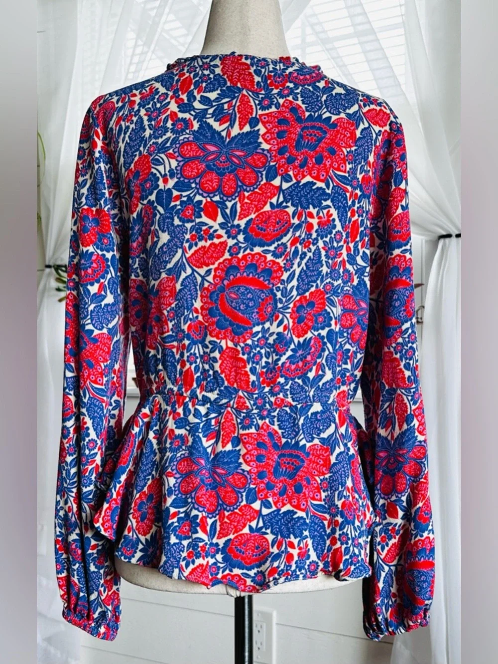 VICI bohemian blouse with red and blue floral paisley print. EUC! Size: Medium
